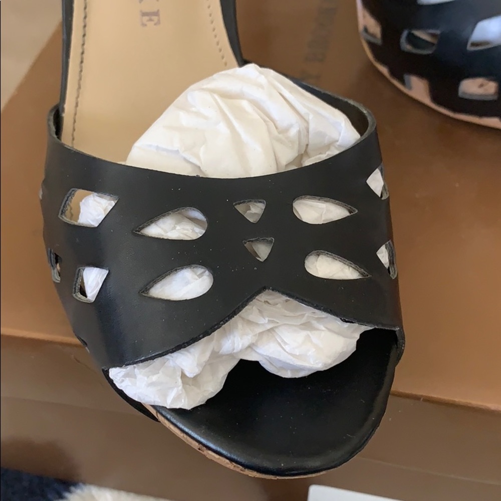 Heels - Picture 3 of 4